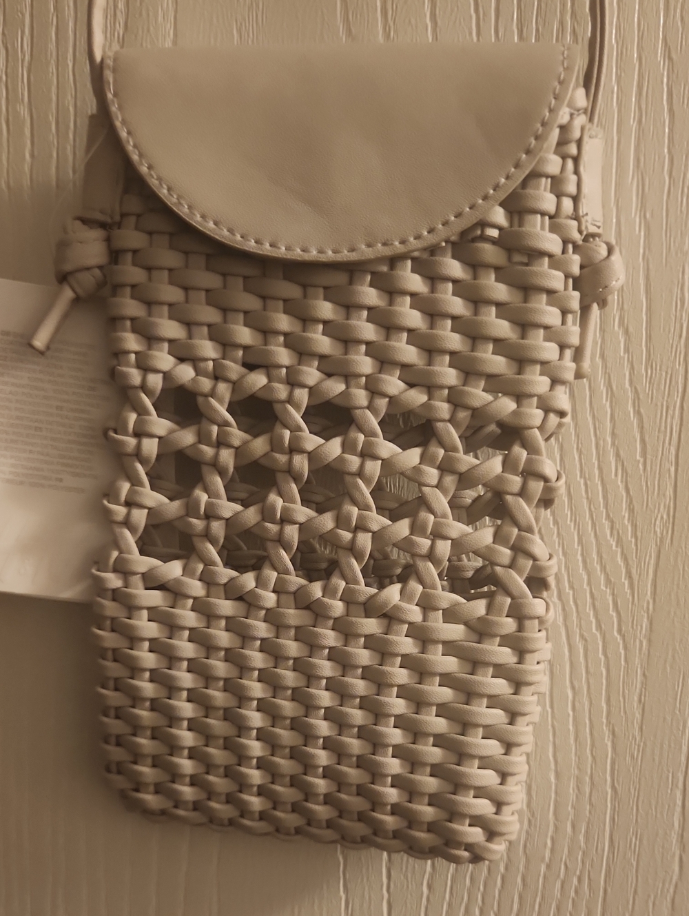 H&M Cream Woven Compact Lightweight Cell Phone Crossbody Bag/Purse